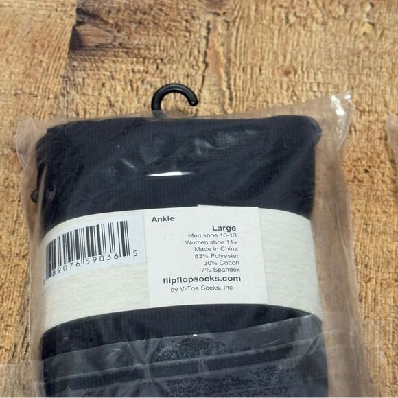 2 PAIRS V-TOE FLIP FLOP BLACK SOCKS SIZE W: 11 And Up M: 10-13 NWT - Picture 3 of 4